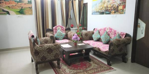 Varuna Palace-Fully Vaccinated Staff