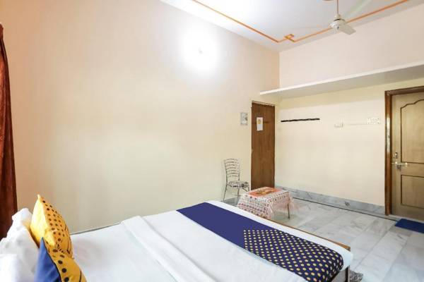 SPOT ON 78162 Maitri Paying Guest House