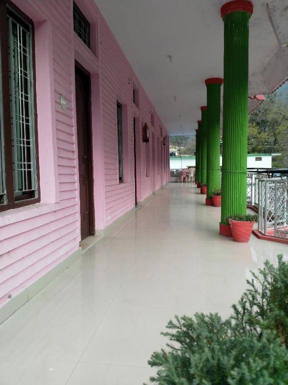 Pink Pine Hotel & Resort 13 km ahead Uttarakashi