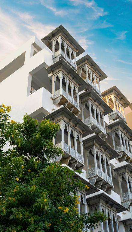 Urban Nomads Udaipur Hibiscus