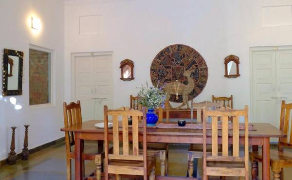 Urban Nomads Udaipur Hibiscus