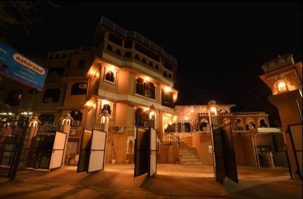 Hotel Empire Palace - Fateh Sagar Lake