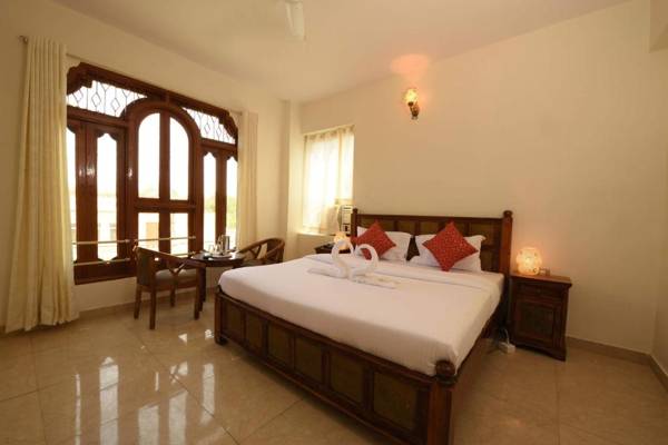 Hotel Empire Palace - Fateh Sagar Lake