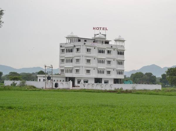 Hotel J M D Palace