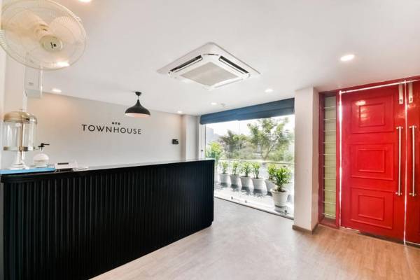 OYO Townhouse 323 Sector 9 Hiran Magri