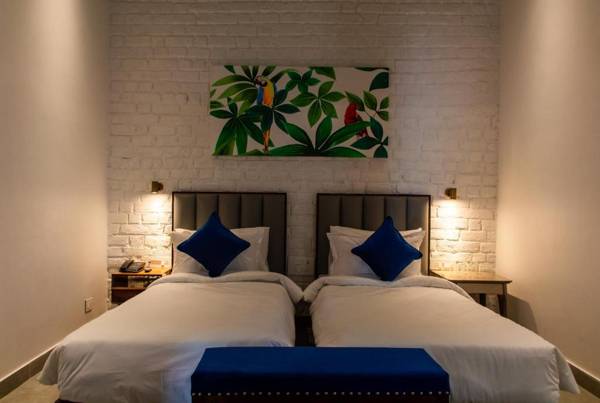 The Sierra - By The Lake