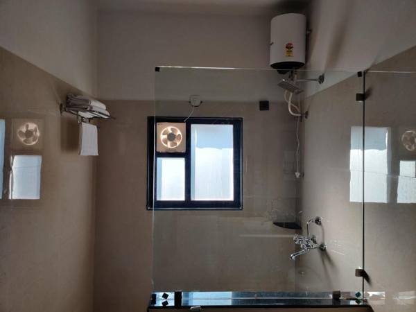 Jass Bagh 'Couple Friendly ' "swimming pool"