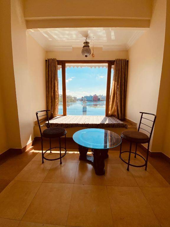 Natural Lake View Hotel