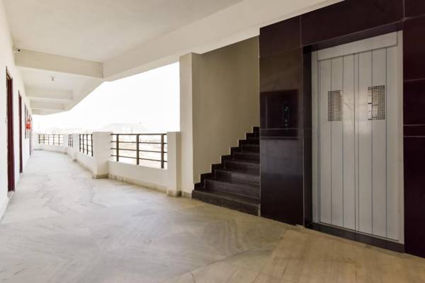 OYO 61554 Hotel Grand Sita Blue