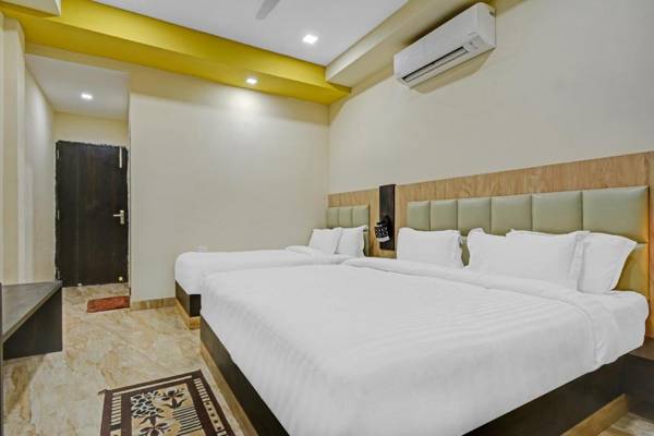 Capital O 85710 Hotel The Golden Palms