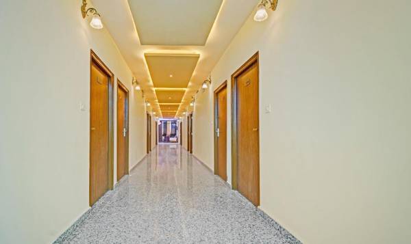 Hotel Lavishka palace