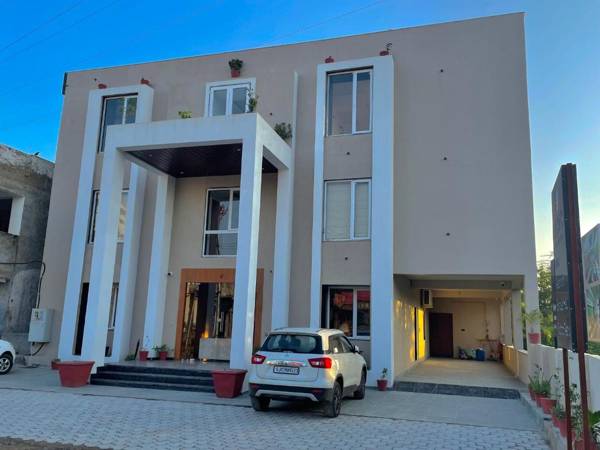 Seasons - A Boutique Hotel