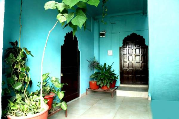 Island Tower Gues thouse and Restaurant