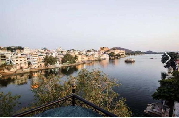 Dream Heaven Haveli ( lake View )