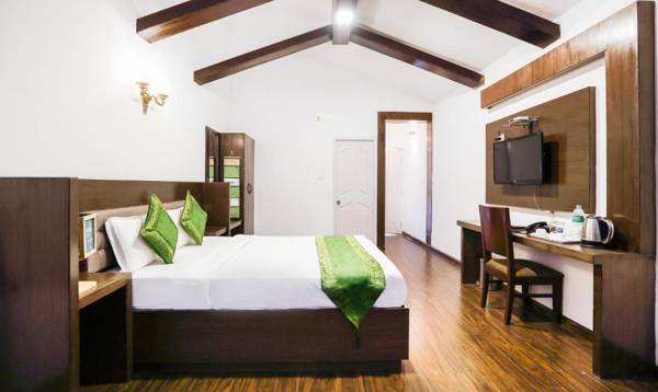 Treebo Trend Sky Dale Inn & Suites Boat House