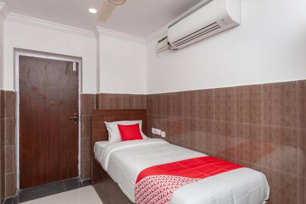 Capital O 27775 Hotel Srinivasa Residency