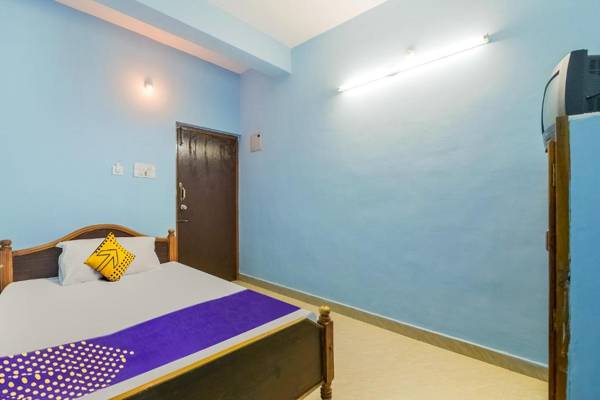 SPOT ON 48566 R R Residency