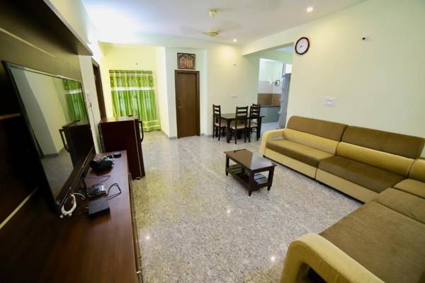 TrueLife Homestays - Luxury - Location - Service - Fast WiFi - Kitchen - Fully Furnished AC 2BHK Service Apartments for Families visiting Tirupati Temple - Near Railway Station on the way to Tirumala Temple - Top Service with lots of Love
