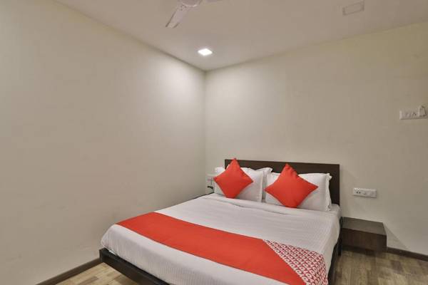 OYO Flagship 30564 Ripple Mall