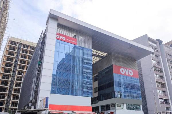 OYO 74642 Hotel Rajmandir