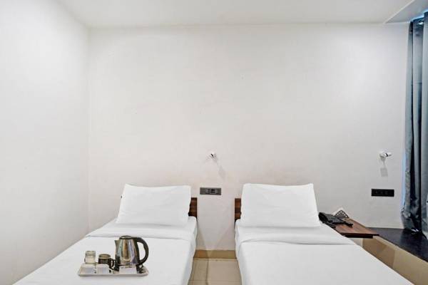 OYO Townhouse 554 Hotel Lotus