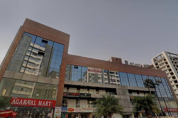 OYO Flagship 76949 Hotel Happinex