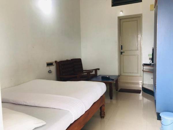 STAYMAKER Ice Berg Deluxe Lodge