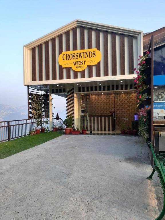 Hotel Cross Winds West