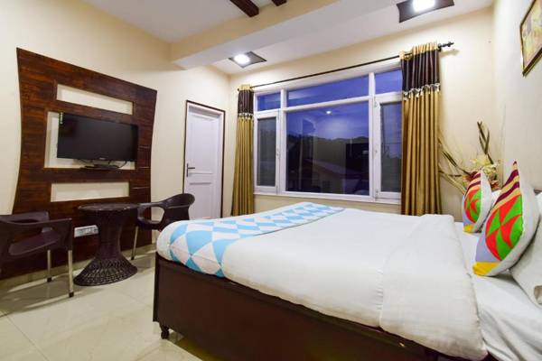 OYO 78241 SAM VILLA Studio