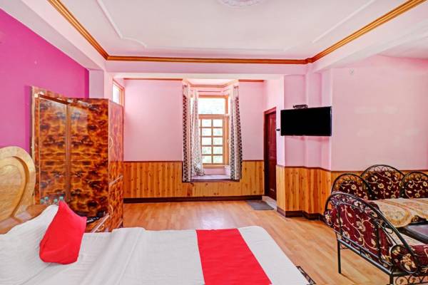 Vaccinated Staff - OYO 80523 Hotel The Himsutra