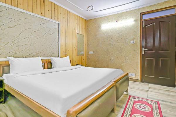 Collection O 83430 Hotel Sanjauli Inn