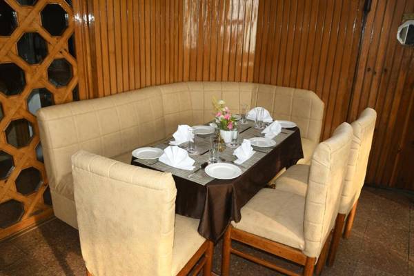 Auckland Hotel and Restaurant