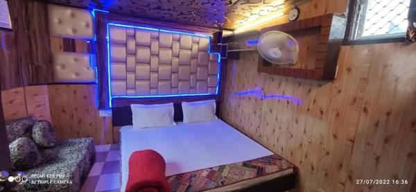 New Malook hotelMall RoadNear Domino's Pizza