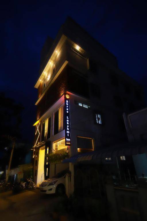 Shree Lakshmi Inn - Premium Hotel 