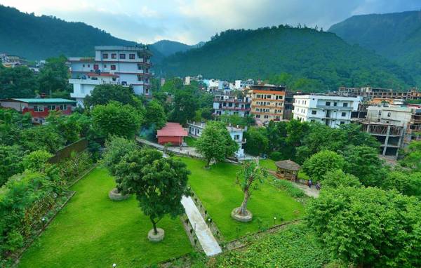 Raj Resort