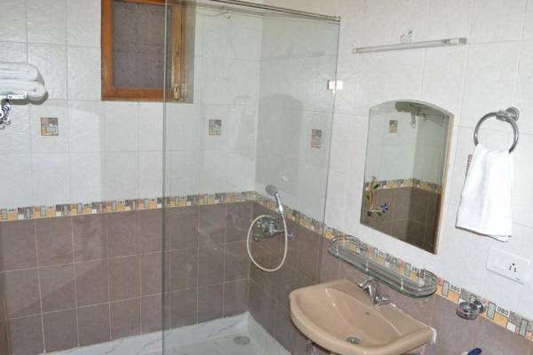 Raj Cottage Ganga Vatika