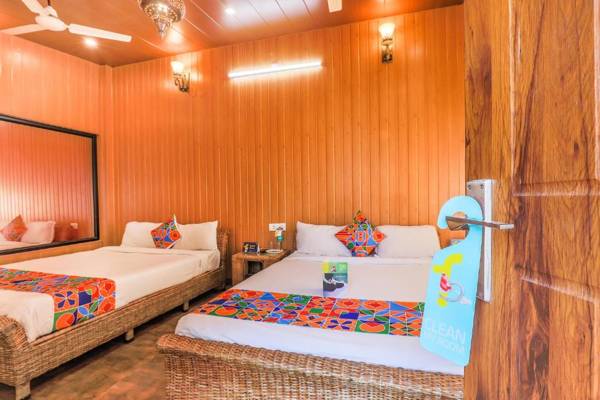 OYO 12212 Crazy Door