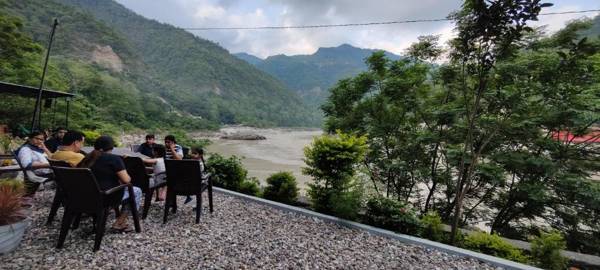 H7 Stay On the Ganges Yoga & Spa Resort Rishikesh