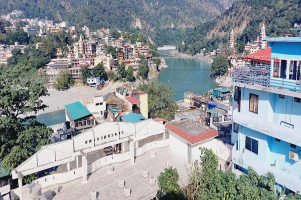 OYO HOME 84603 Trinetra Guest House