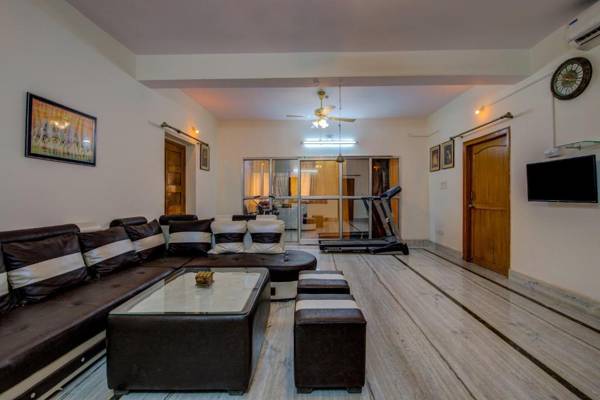 OYO Flagship 19645 Corporate Club