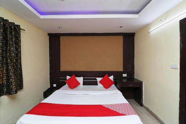 OYO 41914 Hotel New City Palace