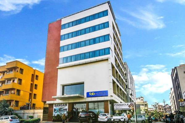 FabHotel The Pinnacle