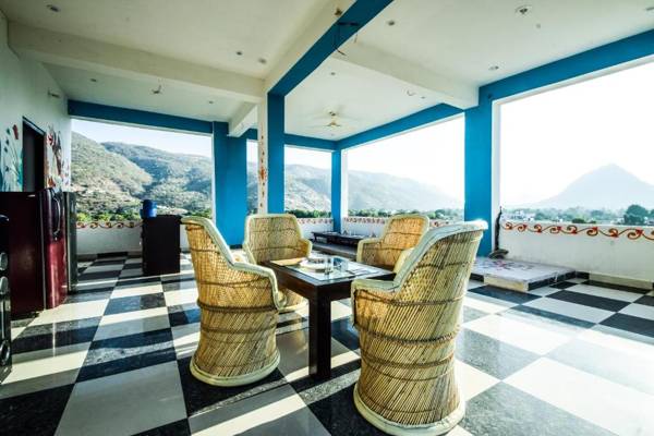 OYO 10682 Hotel Blue Lotus