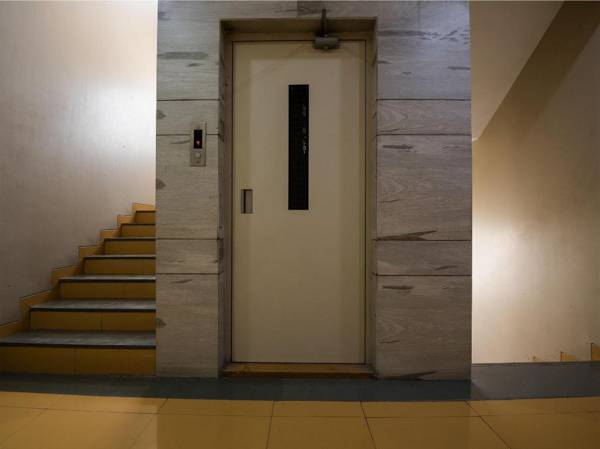 OYO 9989 Hotel Classic Executive