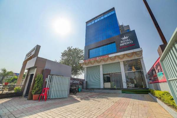 OYO 24848 Royal Imperio