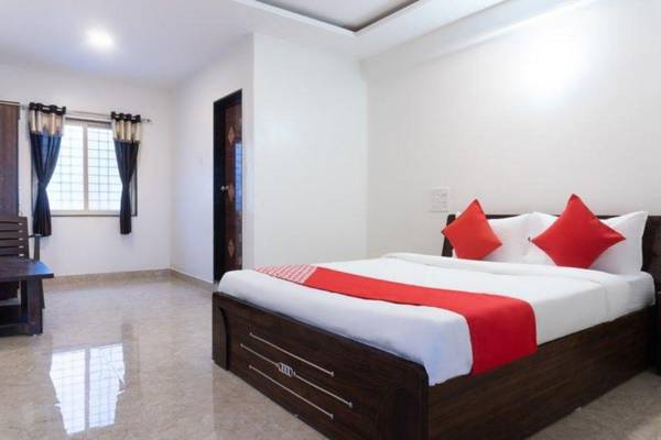 OYO 40158 Silver Key Rahul Executive