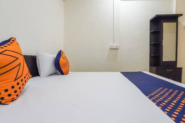 SPOT ON 67116 Royal Executive