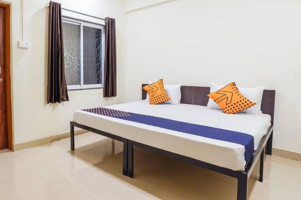 SPOT ON 67116 Royal Executive