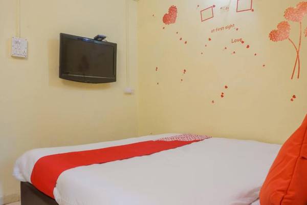OYO 74900 R K Hotel