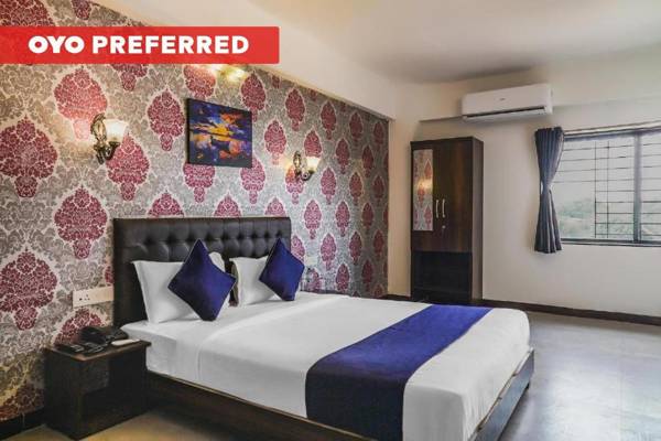 OYO Flagship 24491 Kharadi